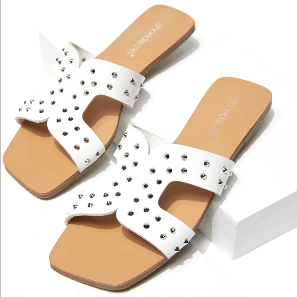 NIB White Flat Sandal with Accent Studding